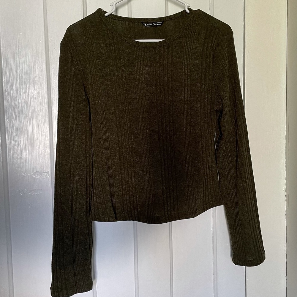 (2) Green and Maroon Long Sleeve Tops
